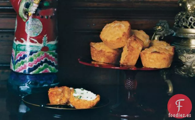Muffins de Maíz Cheddar con Mantequilla de Jalapeño