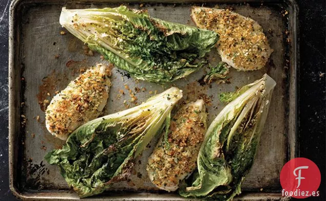 Pollo a la Parmesana con Romana Asada César