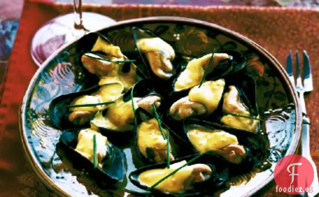 Mejillones al Vapor con Salsa de Limón y Azafrán