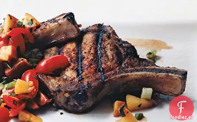 Chuletas de Cerdo a la Parrilla con Salsa de Tomate y Melocotón