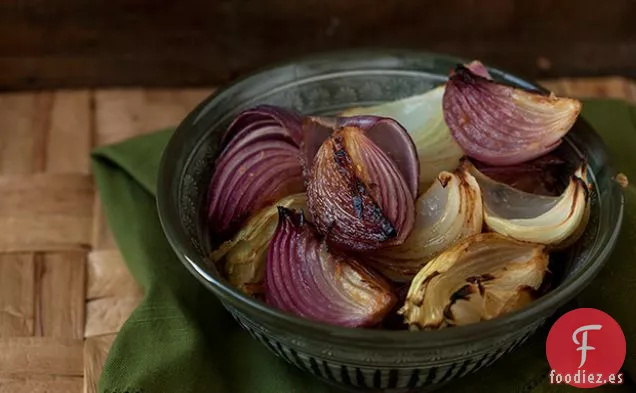 Cebollas Asadas con Hierbas de Lan Pham