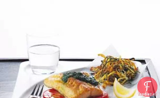 Carbón Ártico Asado con Salsa de Albahaca y Tomate