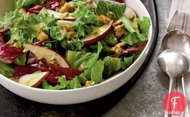 Ensalada de Nueces Confitadas, Peras y Hojas Verdes