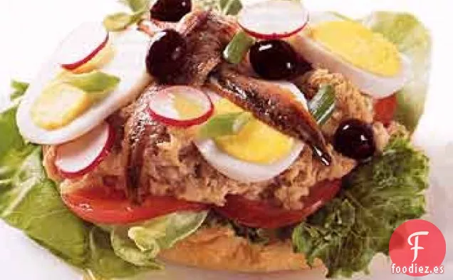 Sándwich de Atún de Niçoise (Pan Bagnat)