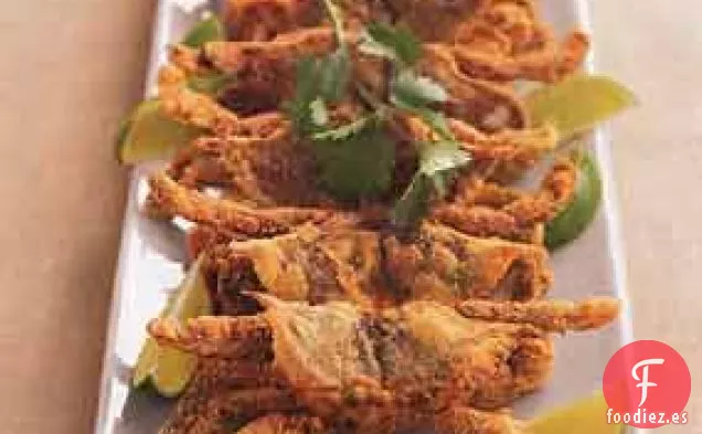 Cangrejos de Cáscara Suave con Costra de Harina de Maíz con Salsa Tártara de Cilantro y Lima