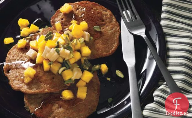 Tortitas de Coco con Especias y Frutas Tropicales