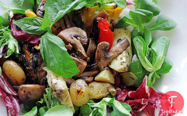 Verduras Asadas, Champiñones Y Hojas Mixtas