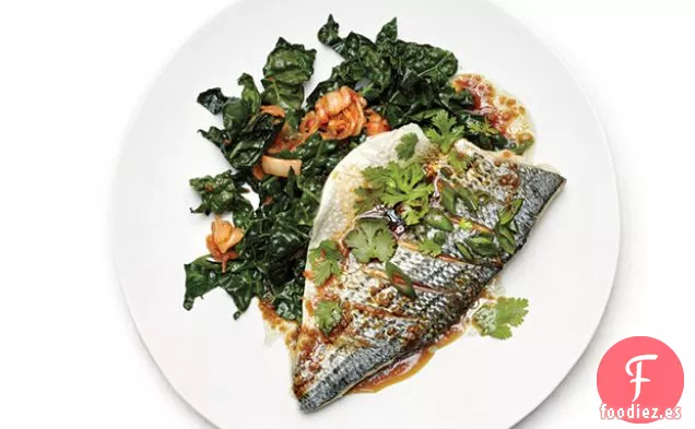 Pescado de Cebolleta con Col Rizada de Sésamo