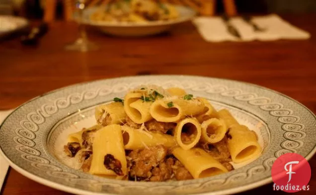Rigatoni Treviso Con Panna, Y Salsiccia