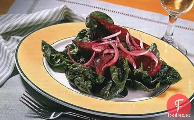 Ensalada de Espinacas y Remolacha Asada con Vinagreta de Jengibre