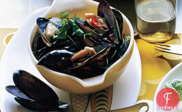 Mejillones al vapor Mantecosos con Sake y Chiles