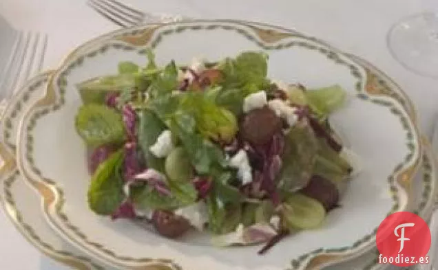Verduras Mixtas Con Uvas y Queso Feta