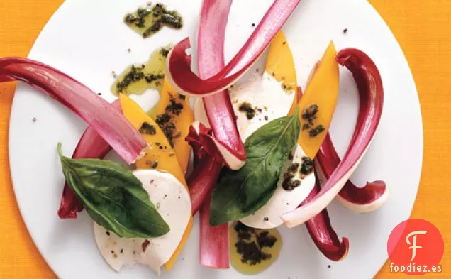 Caprese de Achicoria de Mango con Vinagreta de Albahaca