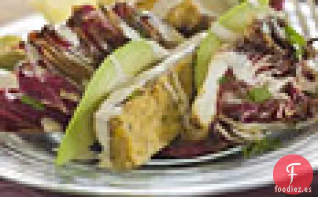 Filete de Tempeh Marinado a la Parrilla con Aguacate, Achicoria, Aderezo de Naranja y Tahini