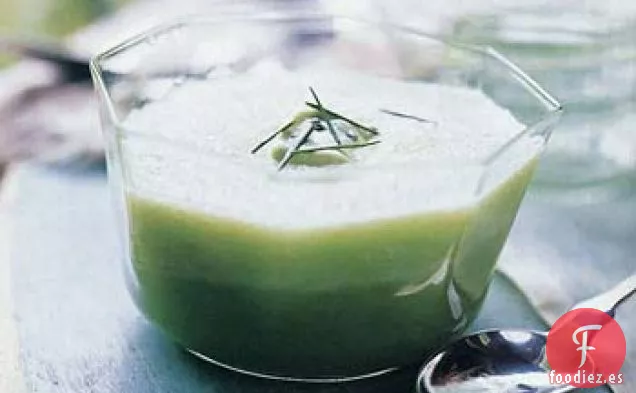 Sopa de Pepino con Crema de Wasabi y Aguacate