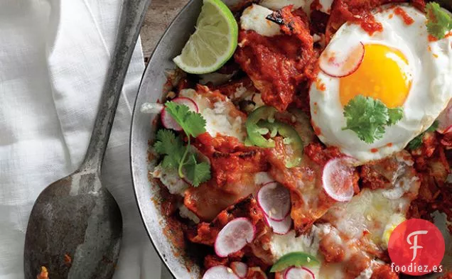 Chilaquiles con Huevos Fritos