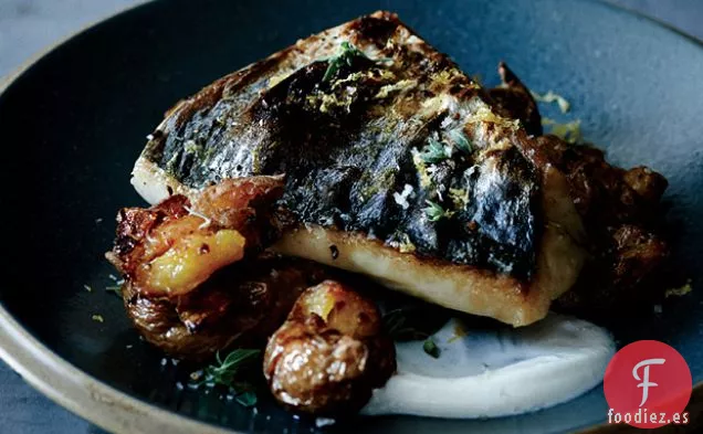 Caballa con Patatas Trituradas y Orégano