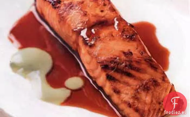 Salmón con Salsas de Miel de Soja y Wasabi