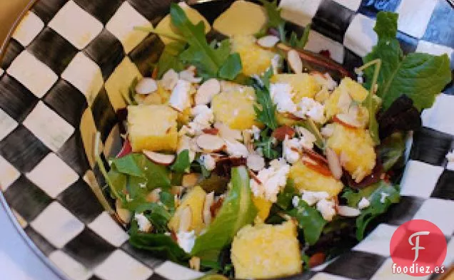 Ensalada De Espinacas Con Queso De Cabra, Almendras Y Crutones De Polenta