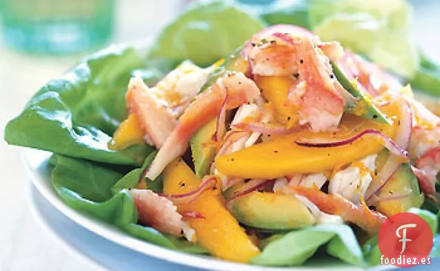 Ensalada de Cangrejo, Mango y Aguacate con Aderezo Cítrico