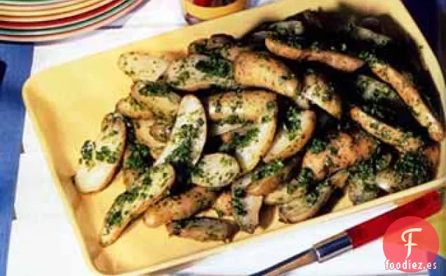 Ensalada de Papas Al Horno con Salsa de Chile y Cilantro Verde
