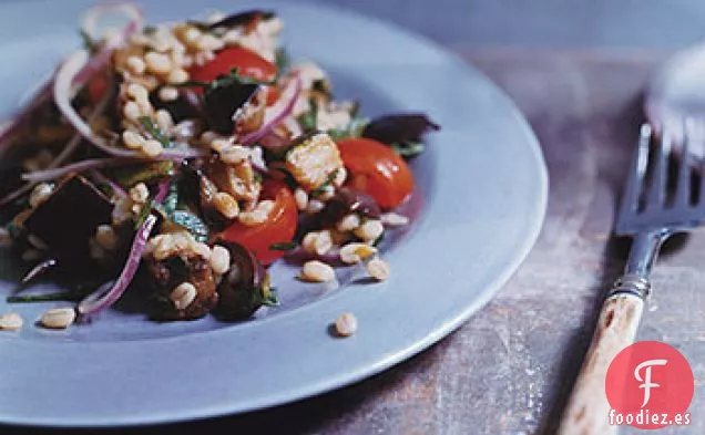 Ensalada Mediterránea de Berenjena y Cebada