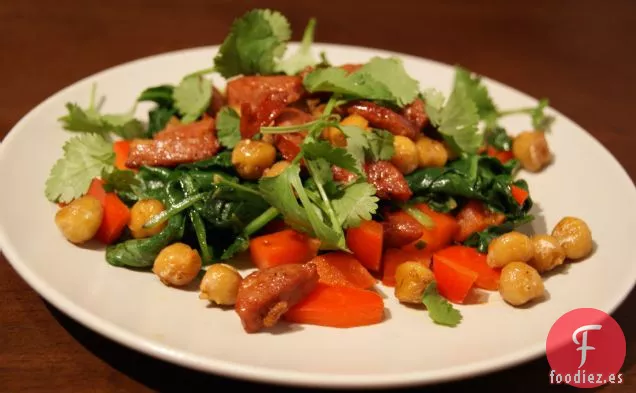 Garbanzos Tostados y Chorizo Sobre Espinacas