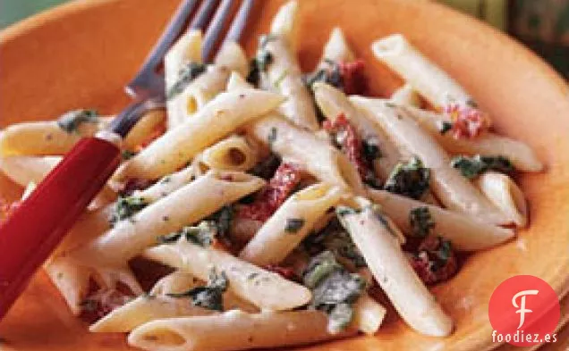 Penne Cremoso de Tomate Seco al Sol y Espinacas