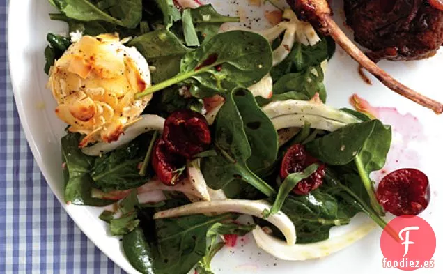 Ensalada de Mesclun y Cerezas con Queso de Cabra Caliente