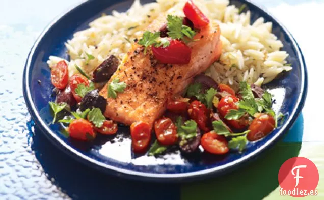 Salmón Toscano con Orzo de Romero