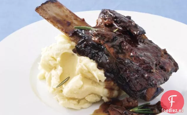 Costillas de Ternera a la Brasa Zinfandel con Puré de Patatas con Chirivía y Romero