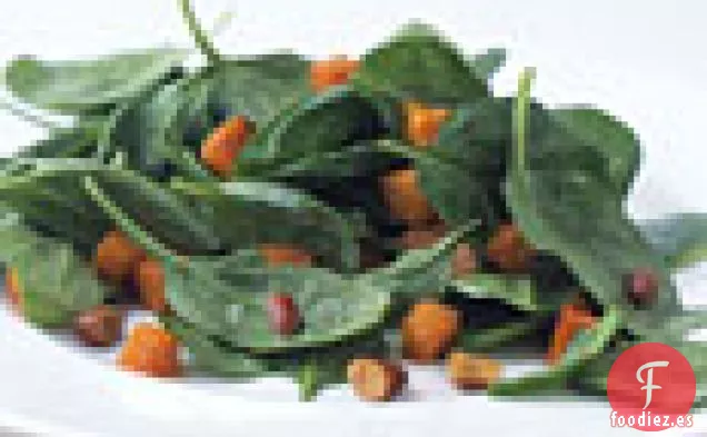 Ensalada de Calabaza Asada y Espinacas con Aderezo de Almendras Tostadas