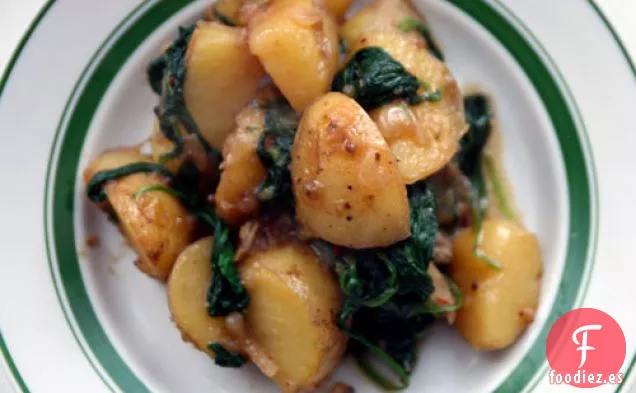 Cena de Esta noche: Espinacas con Patatas Doradas