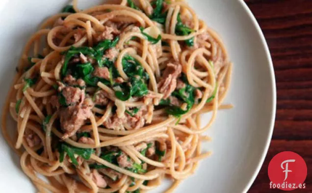Cena de esta noche: Pasta con Atún, Rúcula y Chile