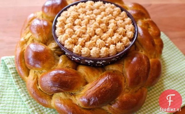 Centro de mesa de Jalá de Calabaza con Mantequilla de Miel de Canela