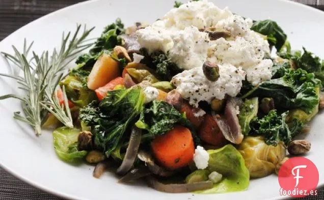 Ensalada de Verduras de Invierno Caliente Con Ricotta y Hierbas