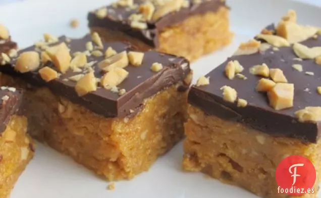 Barras Crujientes de Mantequilla de Maní y Chocolate en Escamas de Maíz Sin Hornear