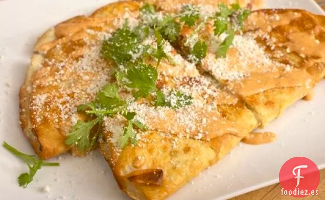 Quesadillas Fritas con Jalapeños Encurtidos, Cilantro y Crema de Chipotle