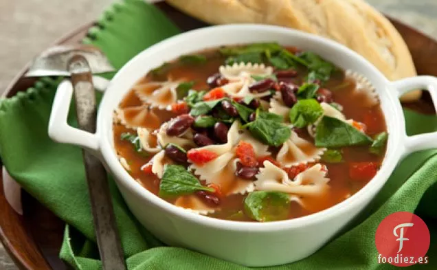 Sopa Rápida Italiana De Espinacas Y Pasta