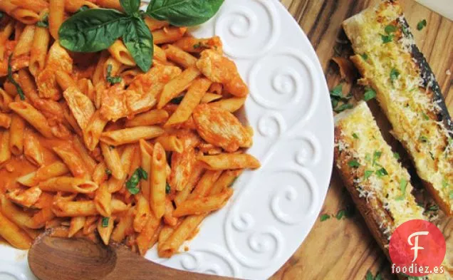 Pollo y Penne en Salsa de Crema de Vodka