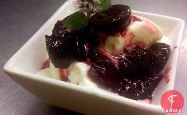 Recogido: Yogur Congelado Realmente Bueno con Compota de Cereza Asada