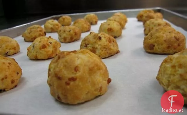 Galletas de Queso Cheddar con Tocino