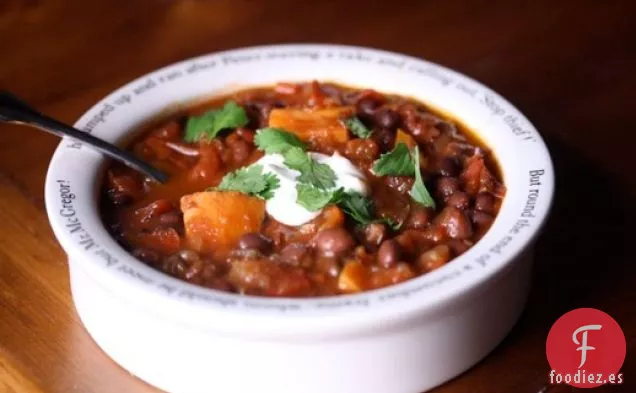 Coma Por Ocho Dólares: Chile de Frijol Negro y Batata