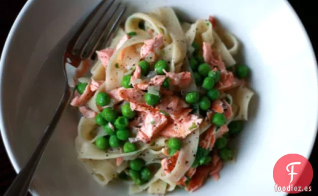 Cena de esta noche: Tagliatelle de Salmón y Guisantes