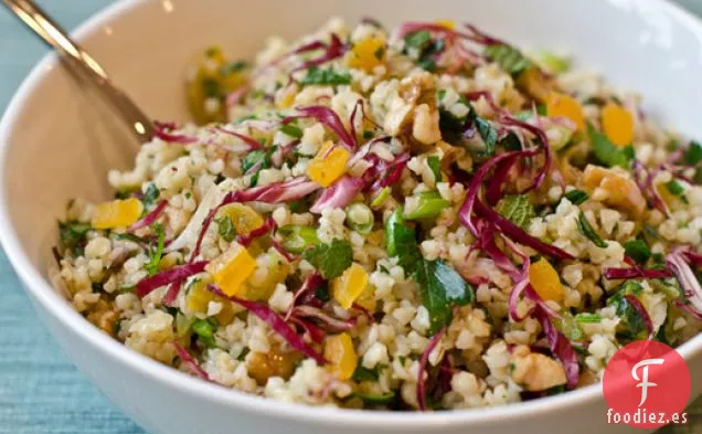 Ensalada de Bulgur con Albaricoques, Achicoria, Hierbas y Nueces