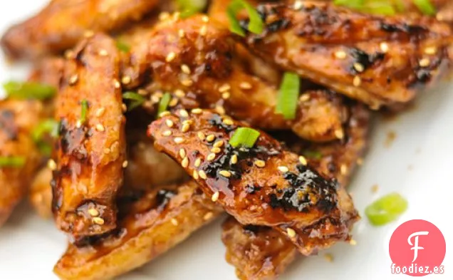 Alitas de Pollo Glaseadas de Hoisin a La Parrilla