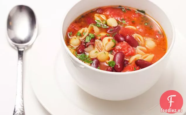 Sopa de Pasta y Frijoles de 30 Minutos (Pasta y Fagioli)