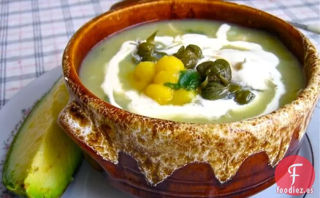 Ajiaco: Sopa Colombiana de Pollo y Patata