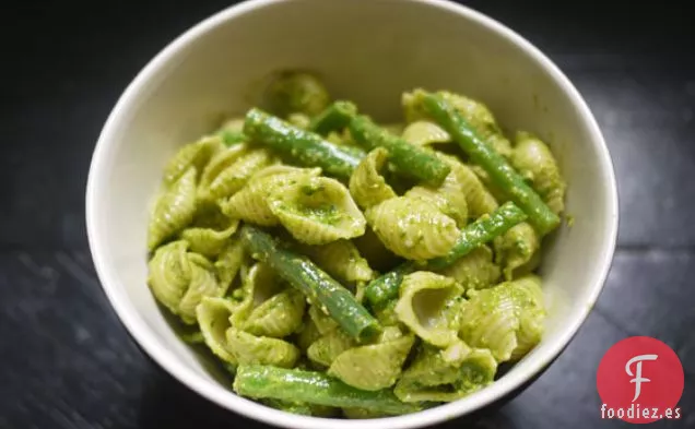 Pasta Con Pesto De Espinacas Y Judías Verdes