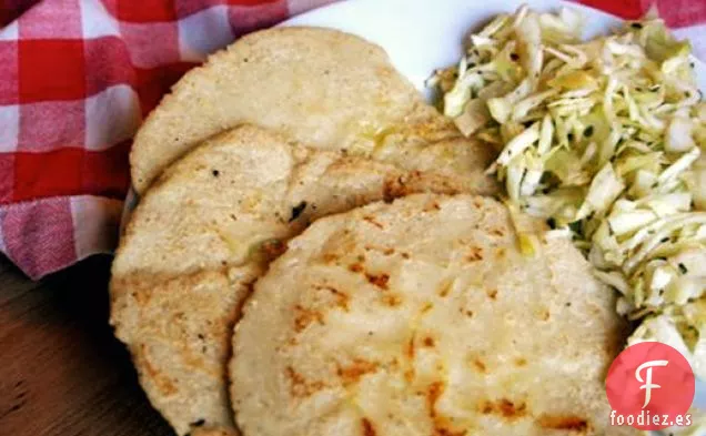 Come por Ocho dólares: Pupusas con Curtido